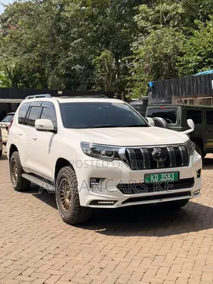 Toyota Land Cruiser Prado 2.8 2018 White