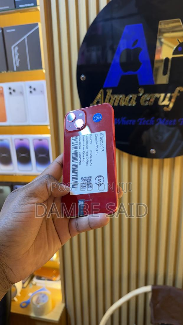 Apple iPhone 13 256 GB Red - thumbnail 4