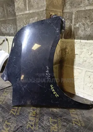 Fender/Wing Toyota Noah Zrr70