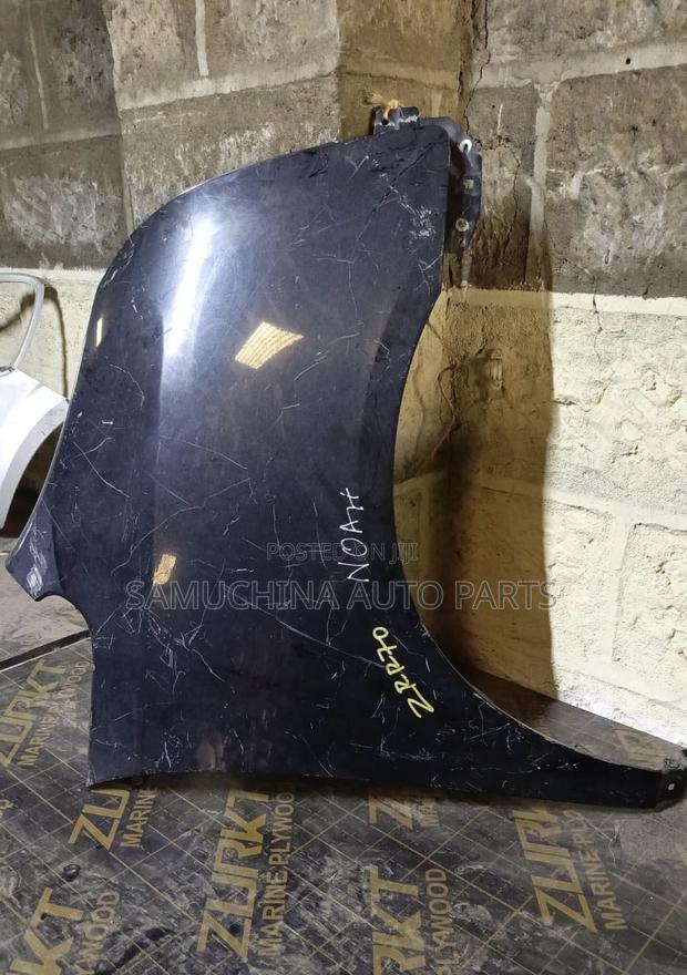 Fender/Wing Toyota Noah Zrr70