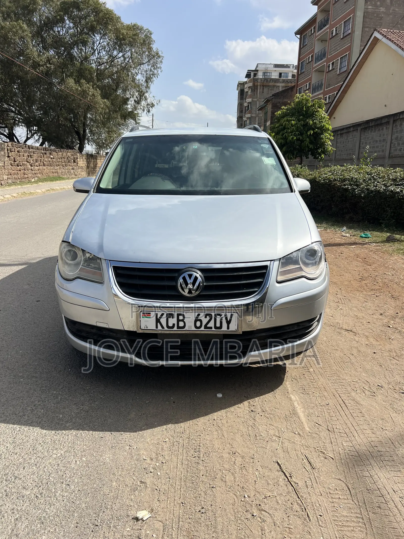 Volkswagen Touran 2010 Silver