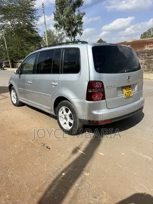 Volkswagen Touran 2010 Silver