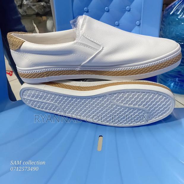 Wipe and Go Ladies Rubber Shoes - thumbnail 6