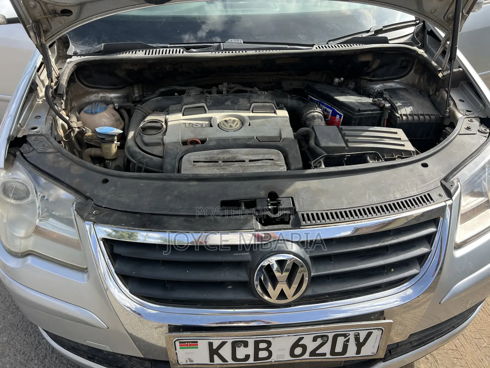 Volkswagen Touran 2010 Silver