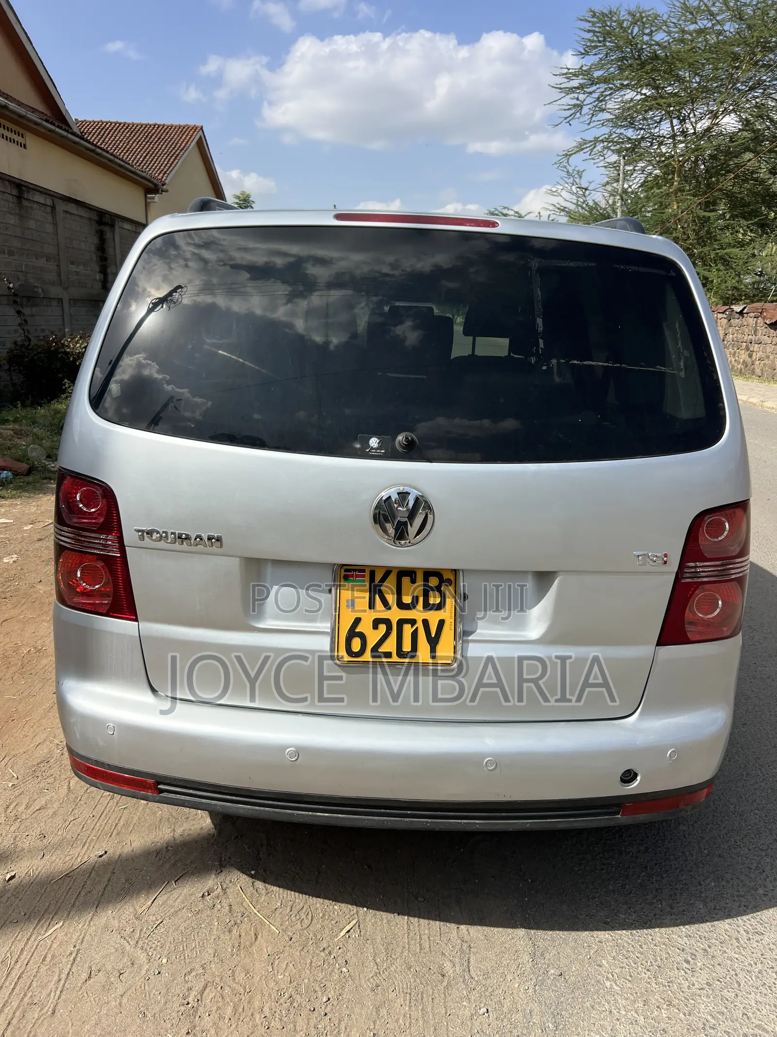 Volkswagen Touran 2010 Silver