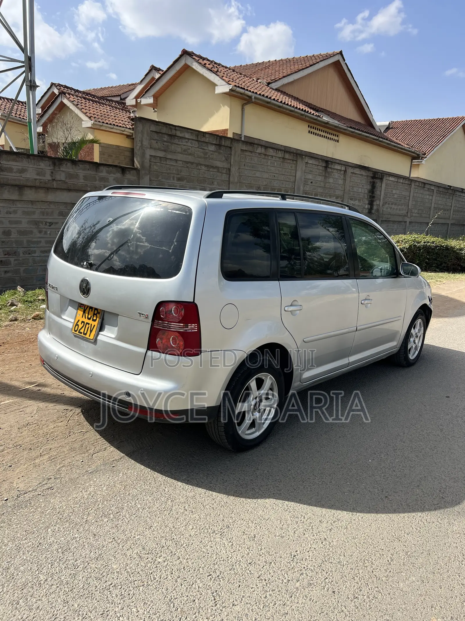 Volkswagen Touran 2010 Silver