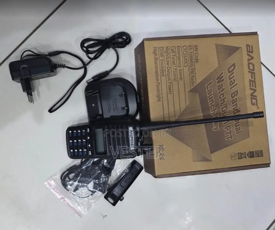 Baofeng Uv-82 Dual Band Handheld Transceiver for Security Teams
