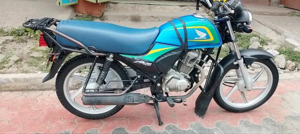Honda CB 2025 Blue - thumbnail 2