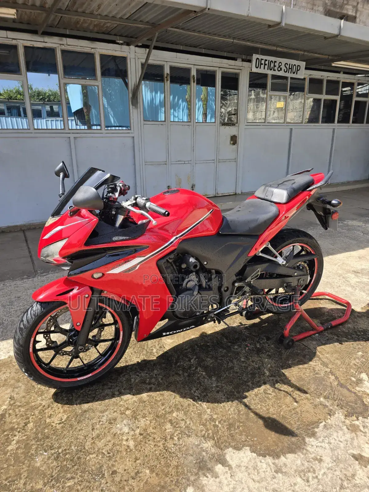 Honda CBR 2012 Red