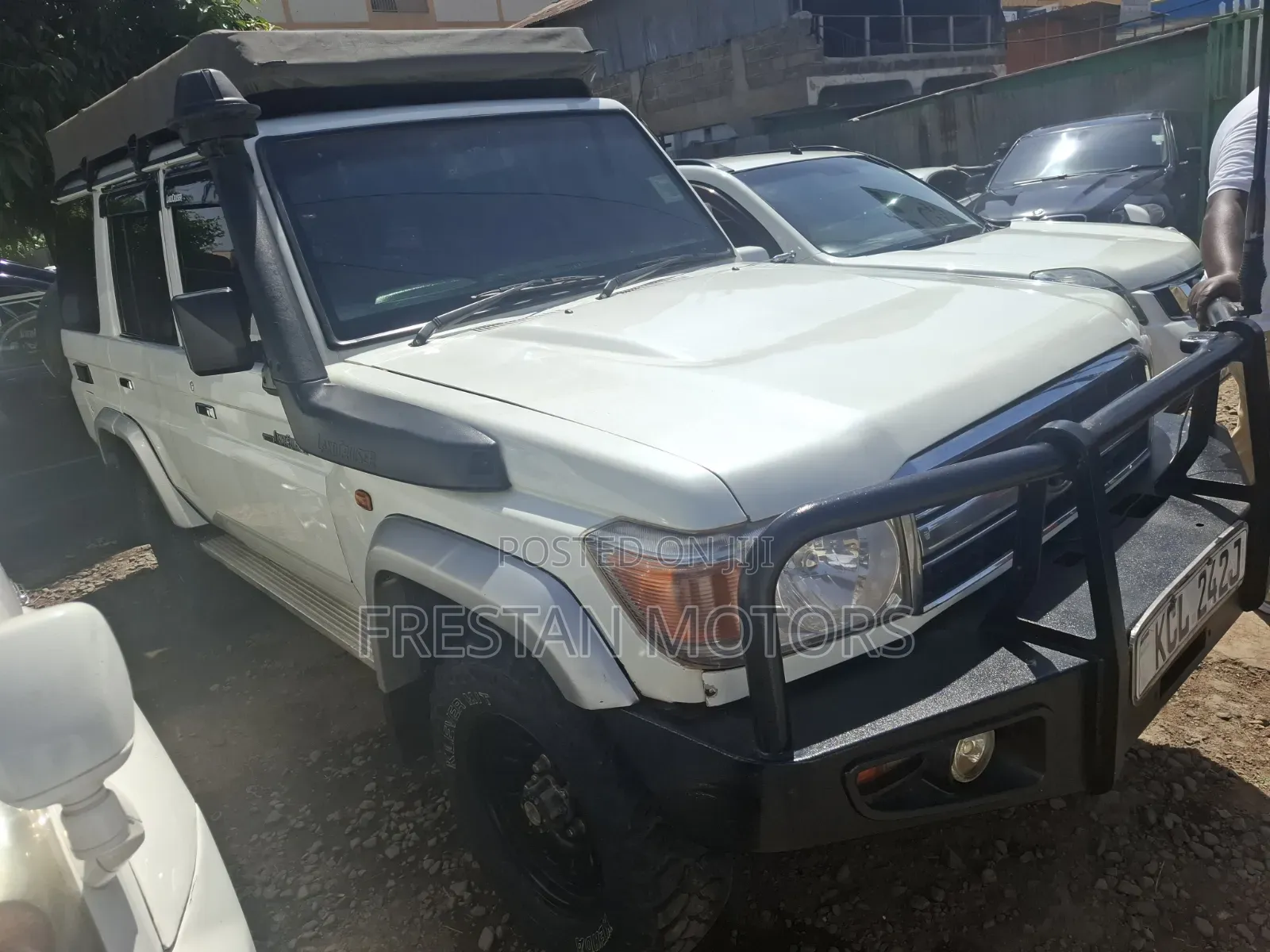 Toyota Land Cruiser 2012 White