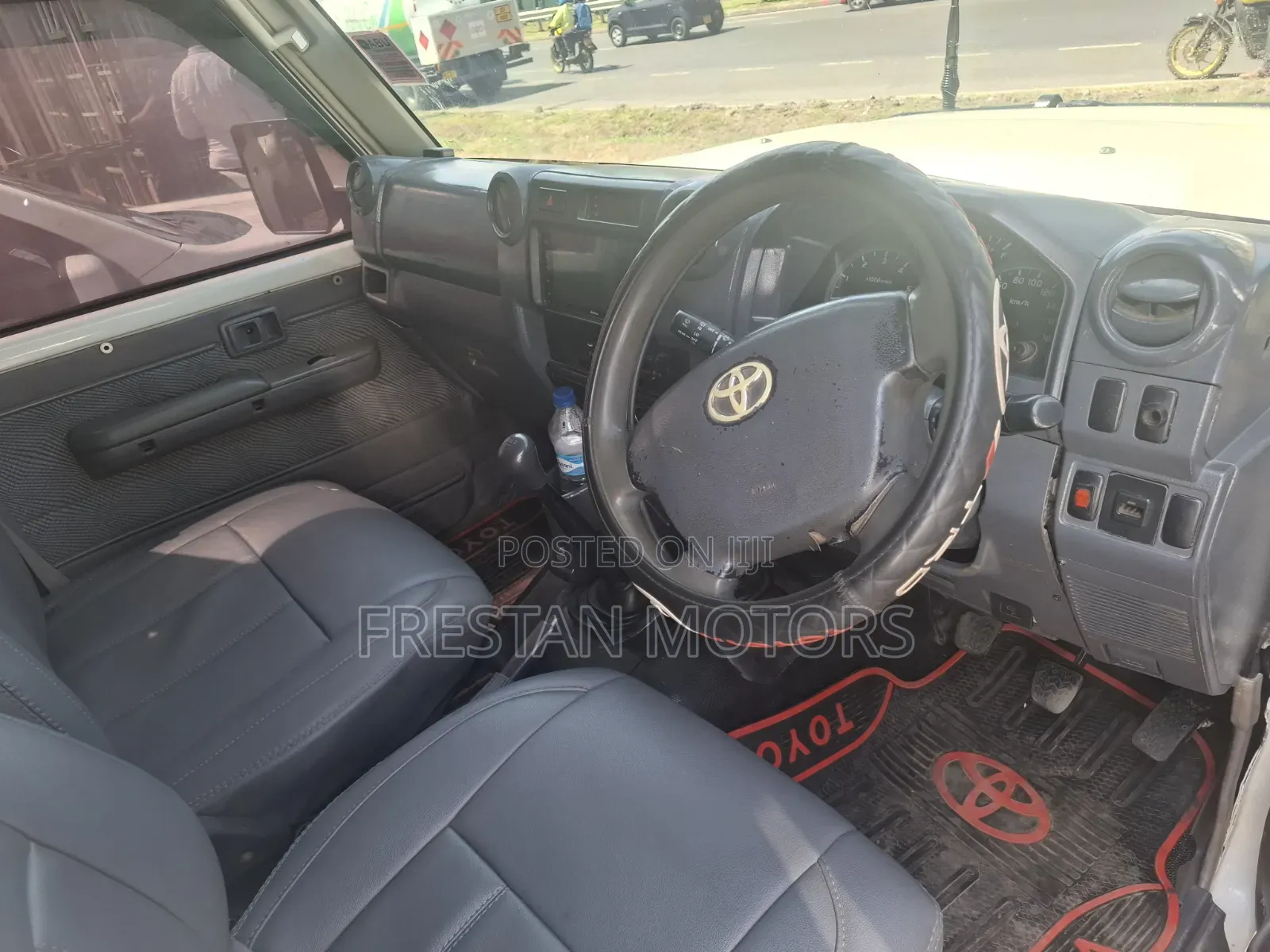 Toyota Land Cruiser 2012 White