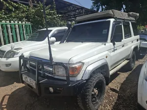Toyota Land Cruiser 2012 White