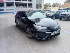 Toyota Avensis 2018 Black