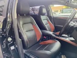 Toyota Avensis 2018 Black