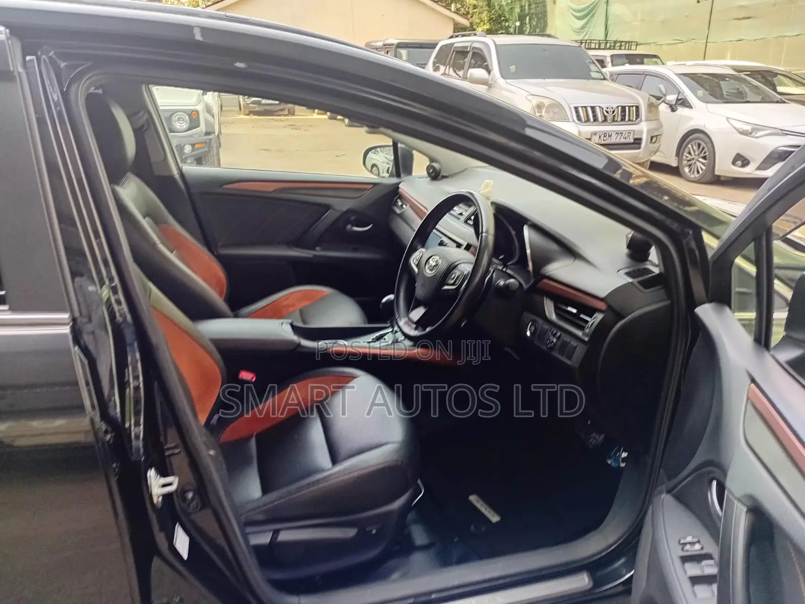 Toyota Avensis 2018 Black