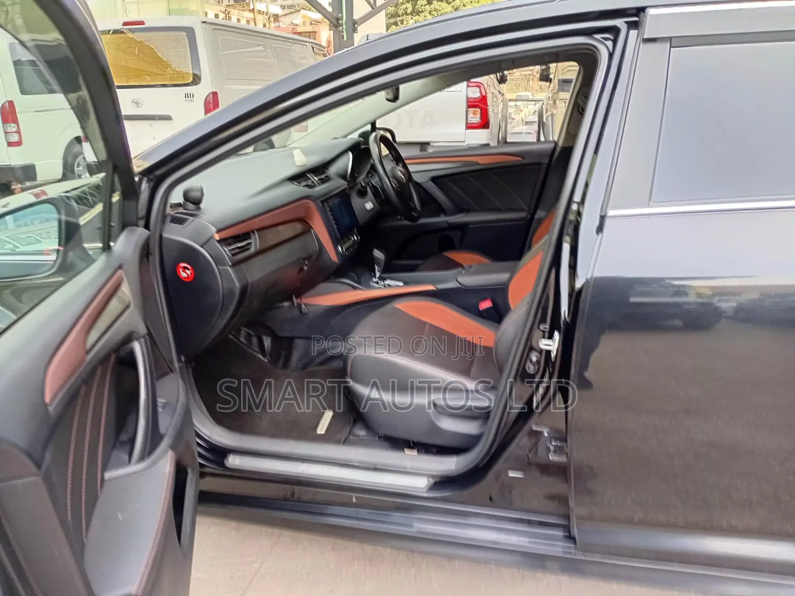 Toyota Avensis 2018 Black