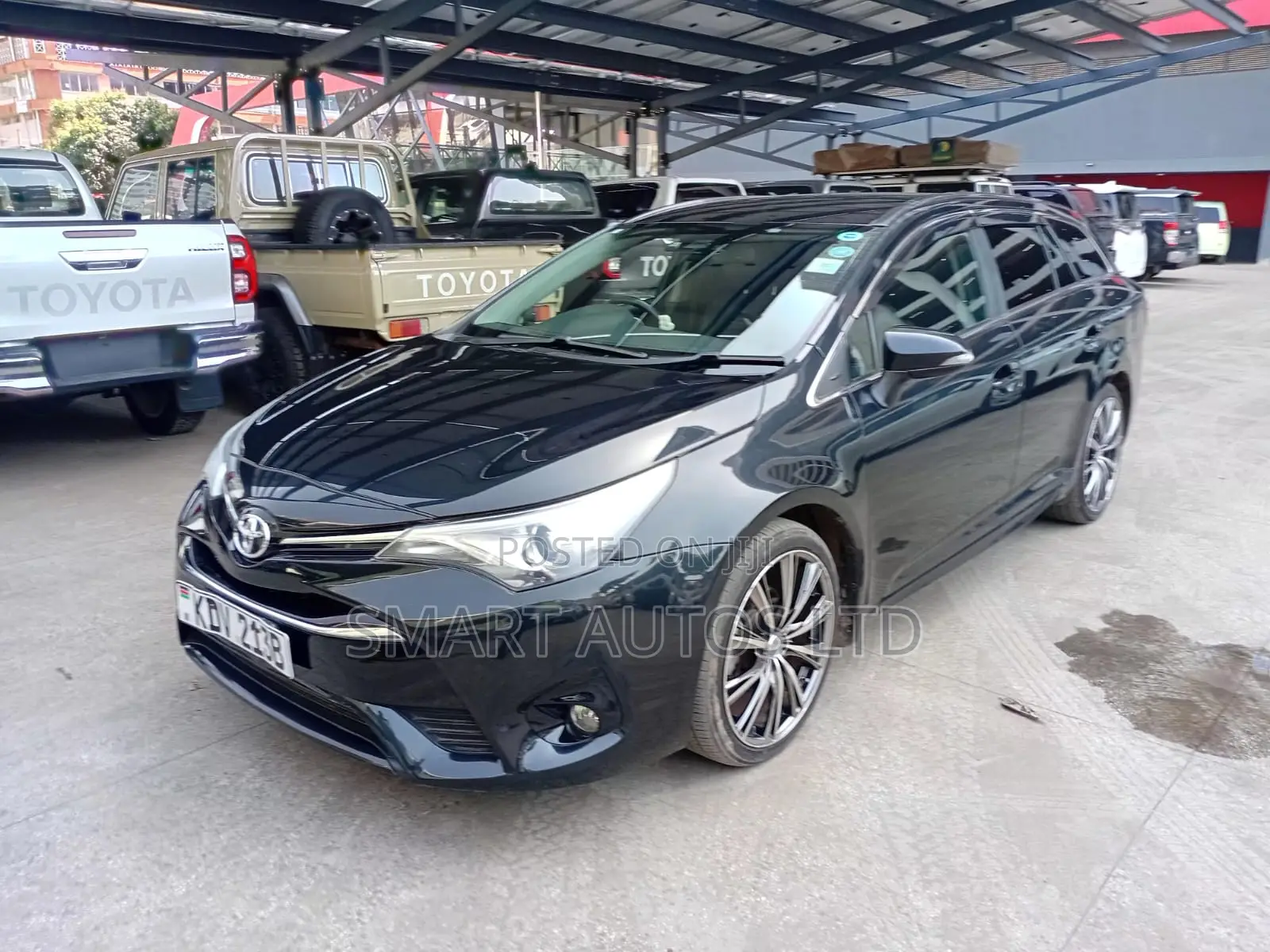 Toyota Avensis 2018 Black