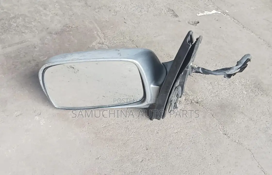 Side Mirror Toyota Vitz Old Model {Lhs}