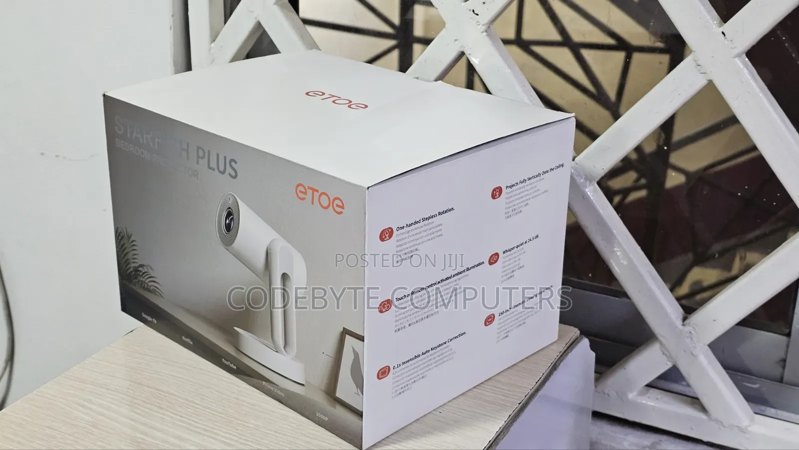 Etoe Starfish Plus LCD Smart Projector