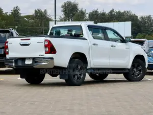 Toyota Hilux 2020 White