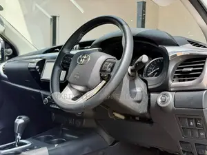 Toyota Hilux 2020 White