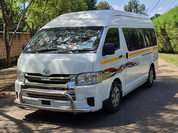 Toyota HiAce 2021 White - thumbnail 2