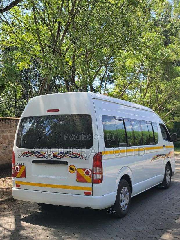 Toyota HiAce 2021 White - thumbnail 3
