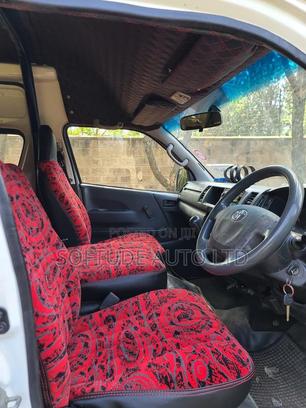 Toyota HiAce 2021 White - thumbnail 6