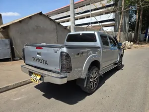 Toyota Hilux 2007 Silver