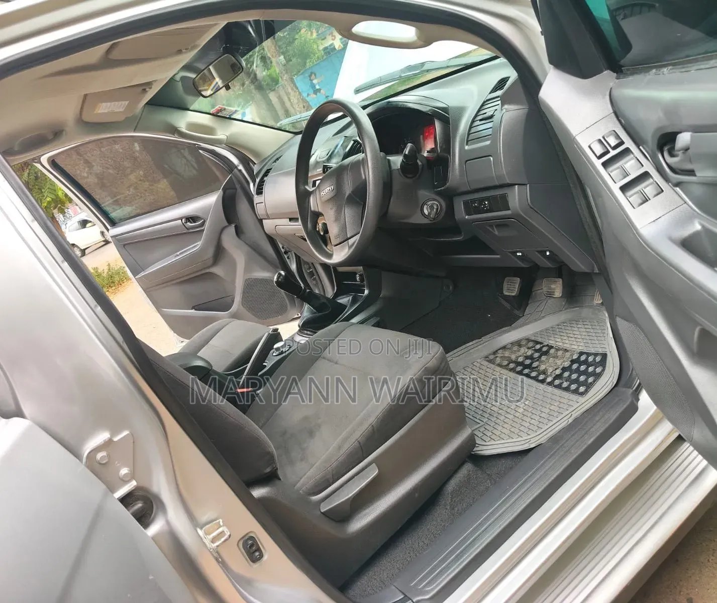 Isuzu D-MAX 2024 Silver