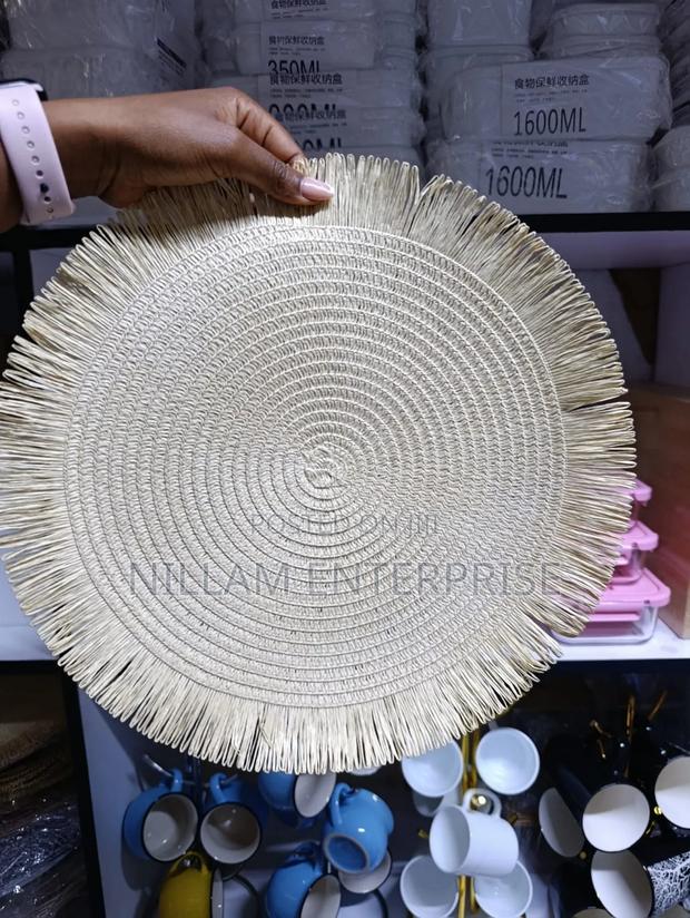 High Quality Woven Place Mats - thumbnail 4