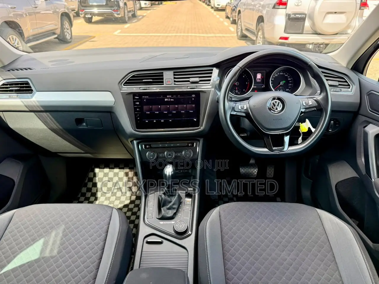 Volkswagen Tiguan 2019 Silver