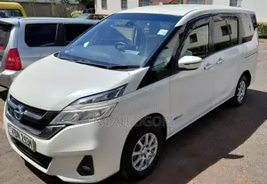 Nissan Serena 2017 Off white