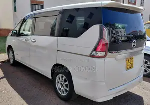 Nissan Serena 2017 Off white