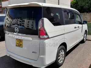 Nissan Serena 2017 Off white