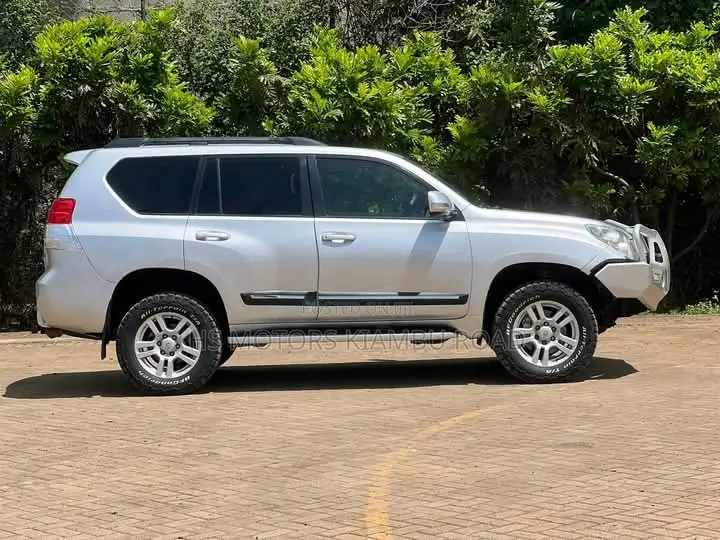 Toyota Land Cruiser Prado 3.0 TD 2010 Silver