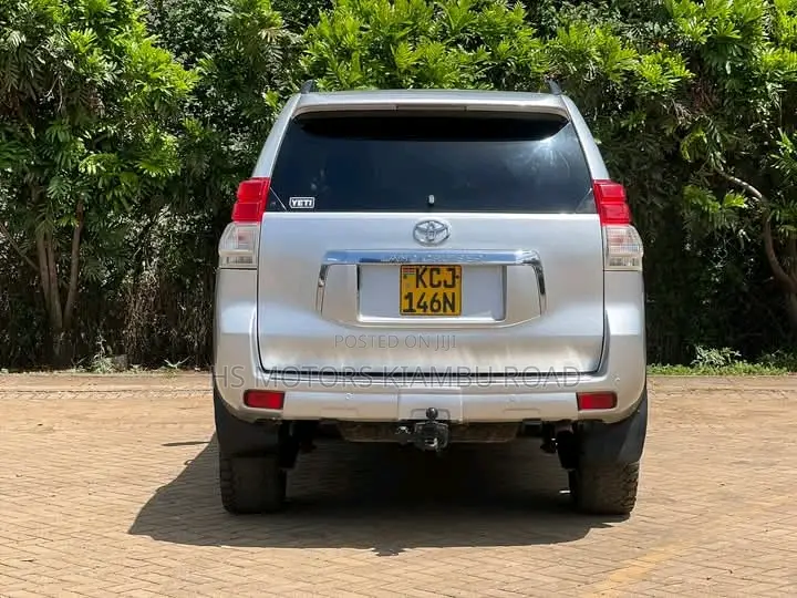 Toyota Land Cruiser Prado 3.0 TD 2010 Silver
