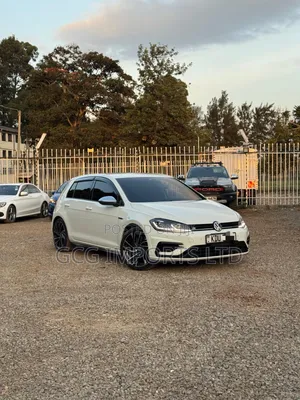 Volkswagen Golf R 4-Door w/DCC & Navigation 2018 White