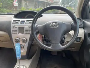 Toyota Belta 2009 Blue