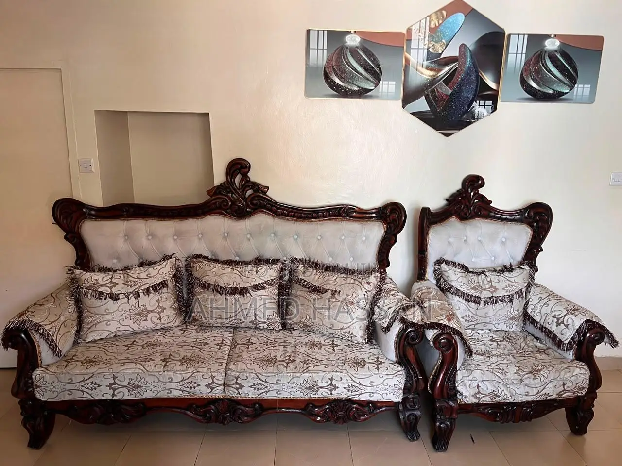 Royal Classic Sofa Set