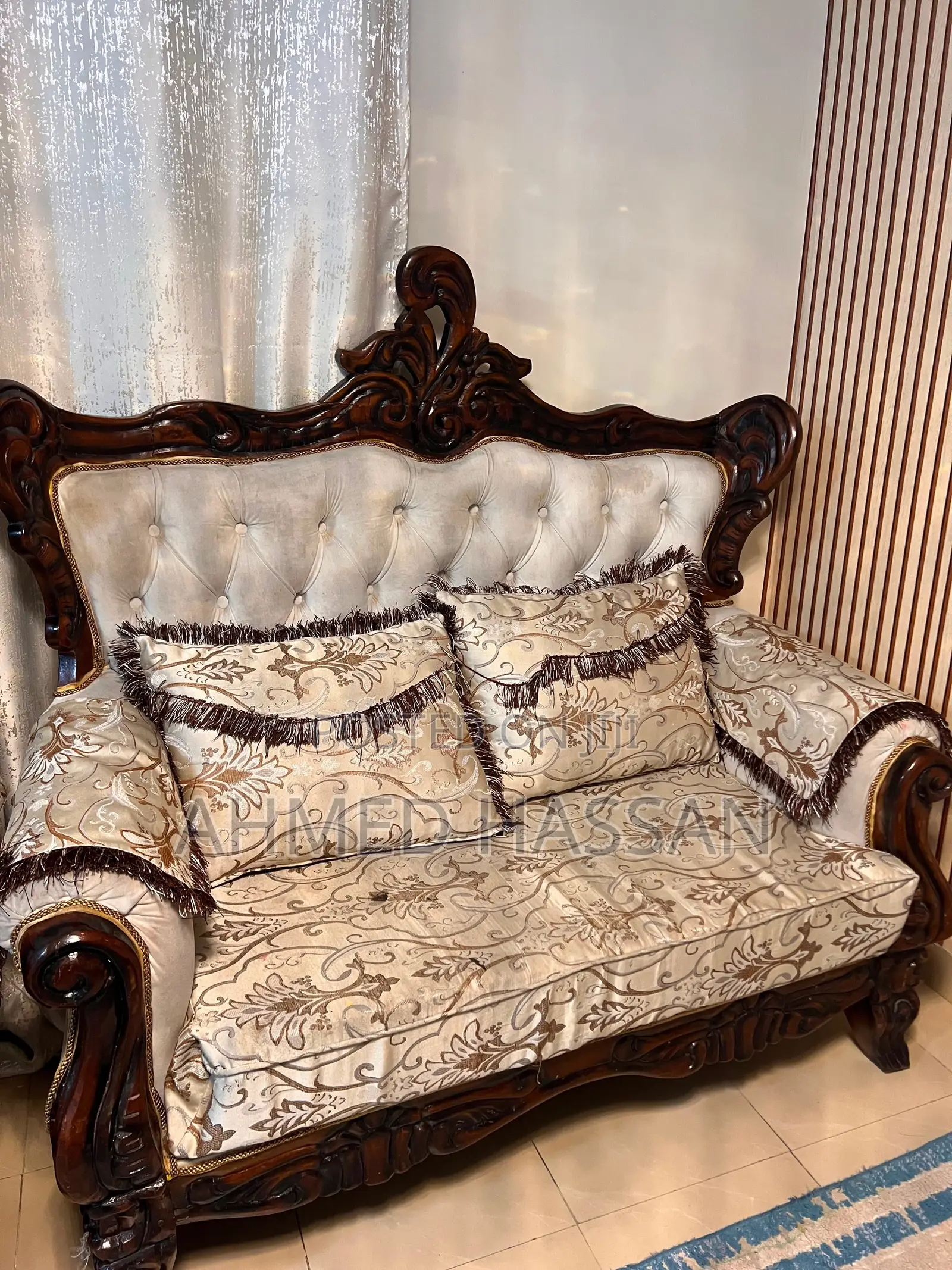 Royal Classic Sofa Set
