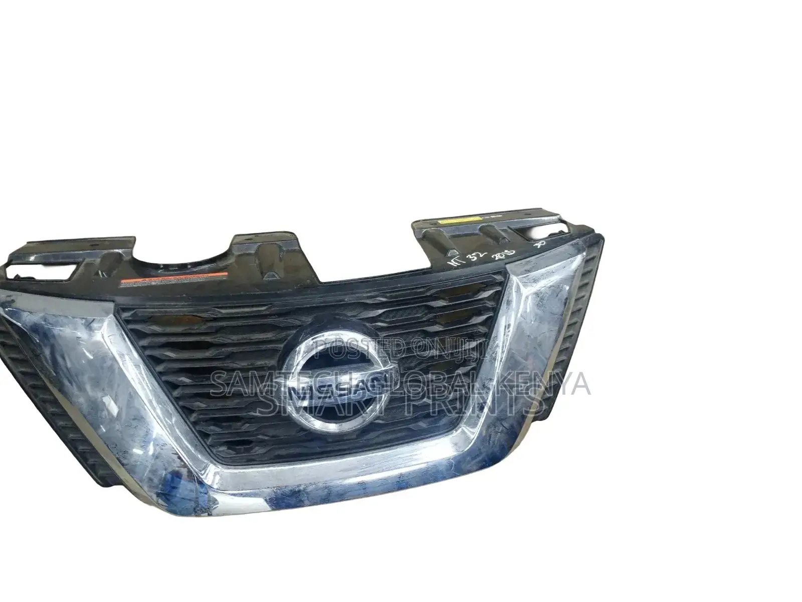Nissan X Trail 2017 Grill