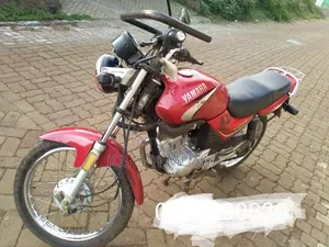 Yamaha YBR125 2007 Red