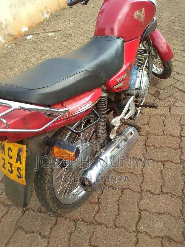 Yamaha YBR125 2007 Red