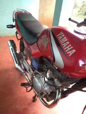 Yamaha YBR125 2007 Red