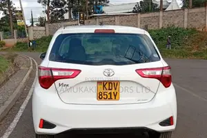 Toyota Vitz 2018 White