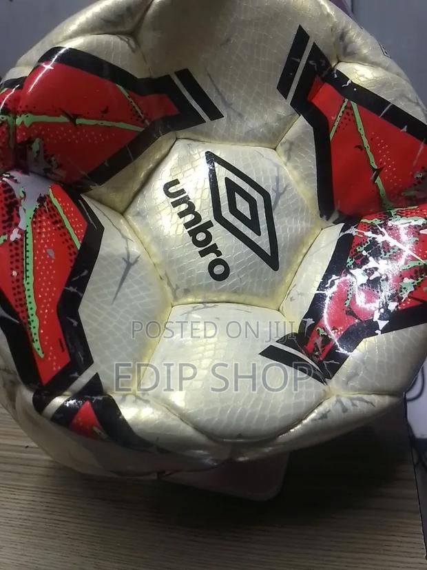 Umbro Vegastar Original Football - thumbnail 2