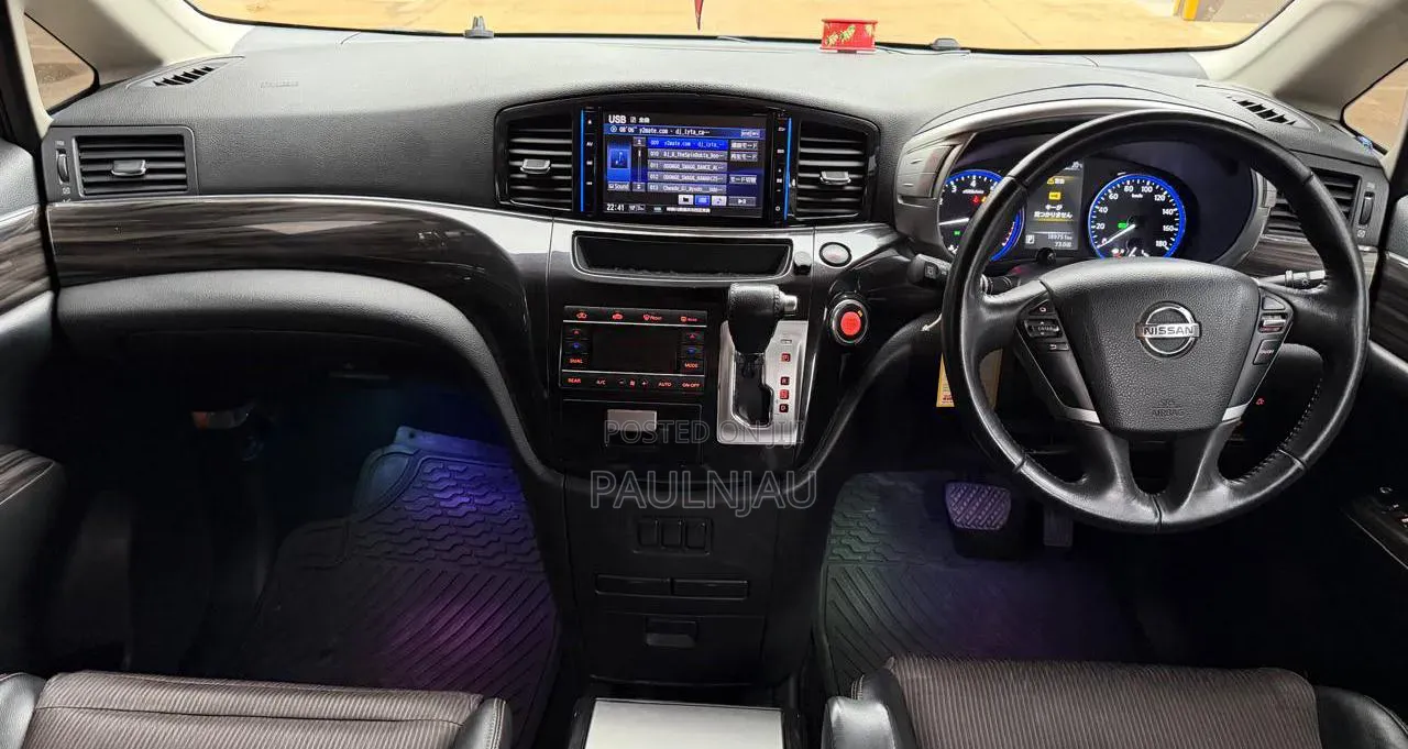 Nissan Elgrand 2017 Black