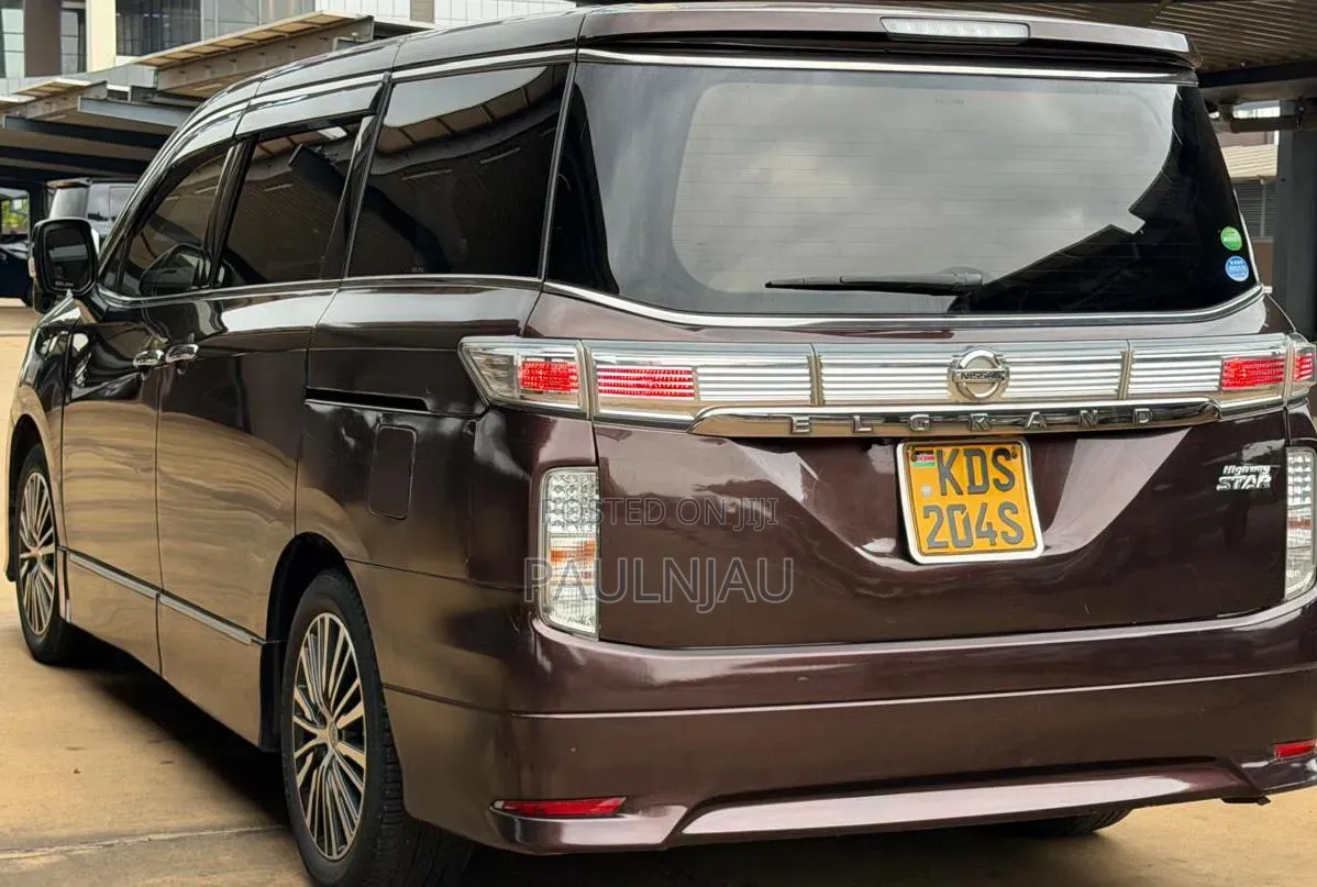 Nissan Elgrand 2017 Black