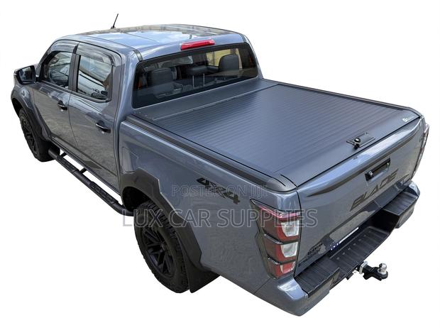 Isuzu D-Max Manual Roller Shutter Cover Tonneau - thumbnail 2